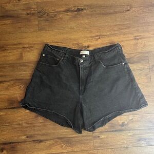 Abercrombie & Fitch Black The Dad Short High Rise